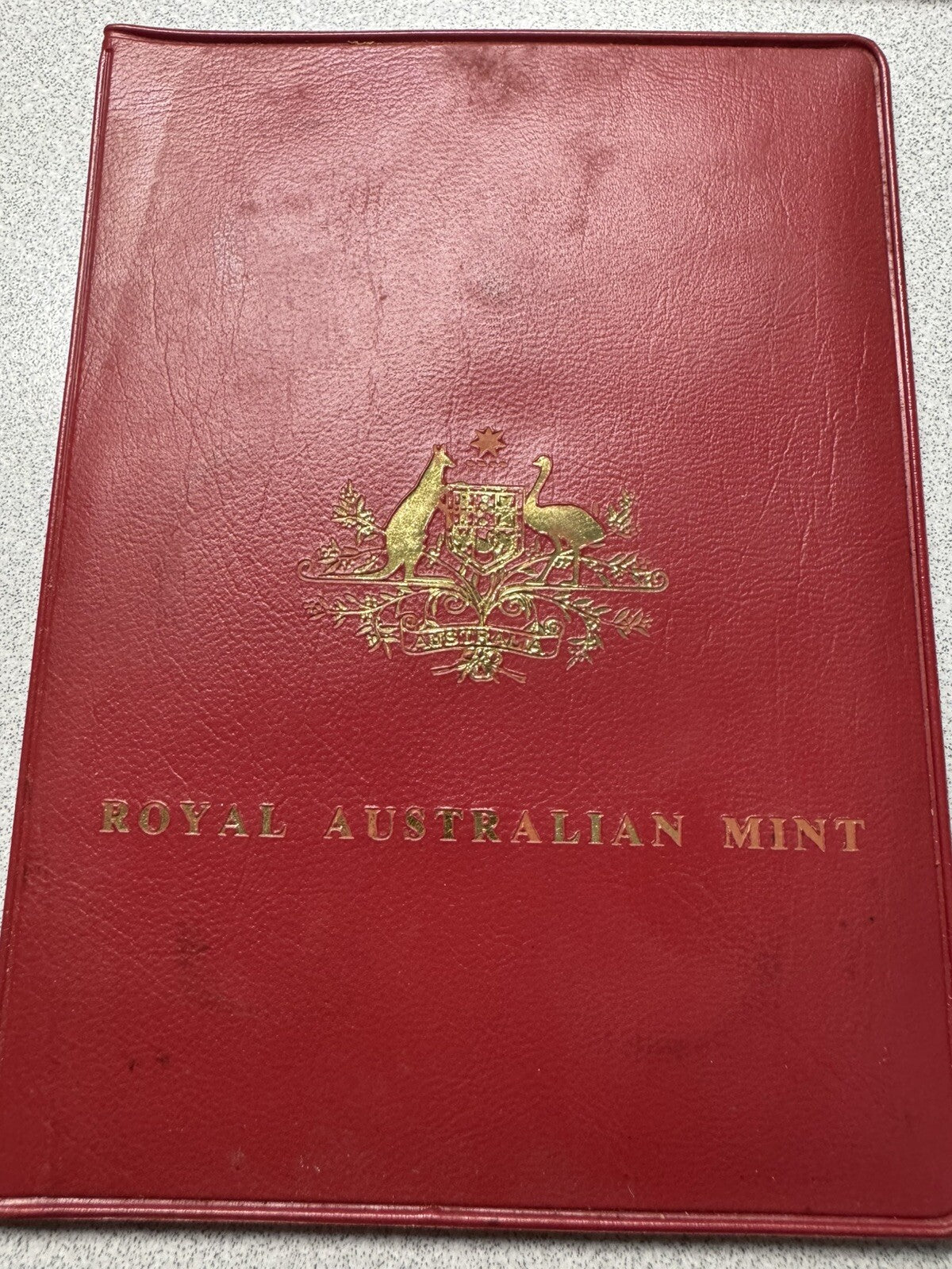Australia 1981 Royal Australian Mint 6-Coin Uncirculated Set Red Wallet
