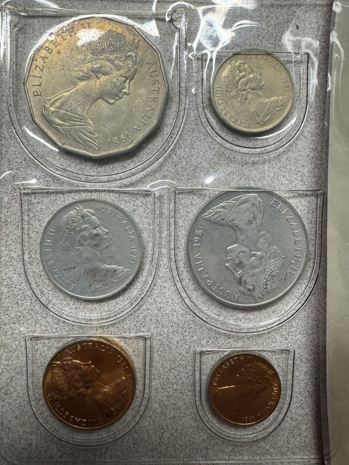 Australia 1981 Royal Australian Mint 6-Coin Uncirculated Set Red Wallet