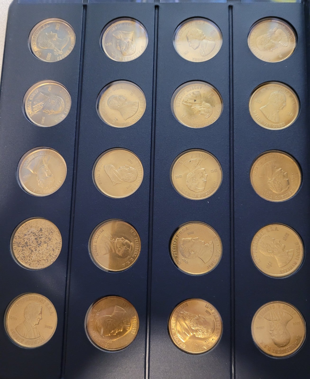 A Coin History of Our Presidents United States 40 Bronze Coin Medal Album Tokens