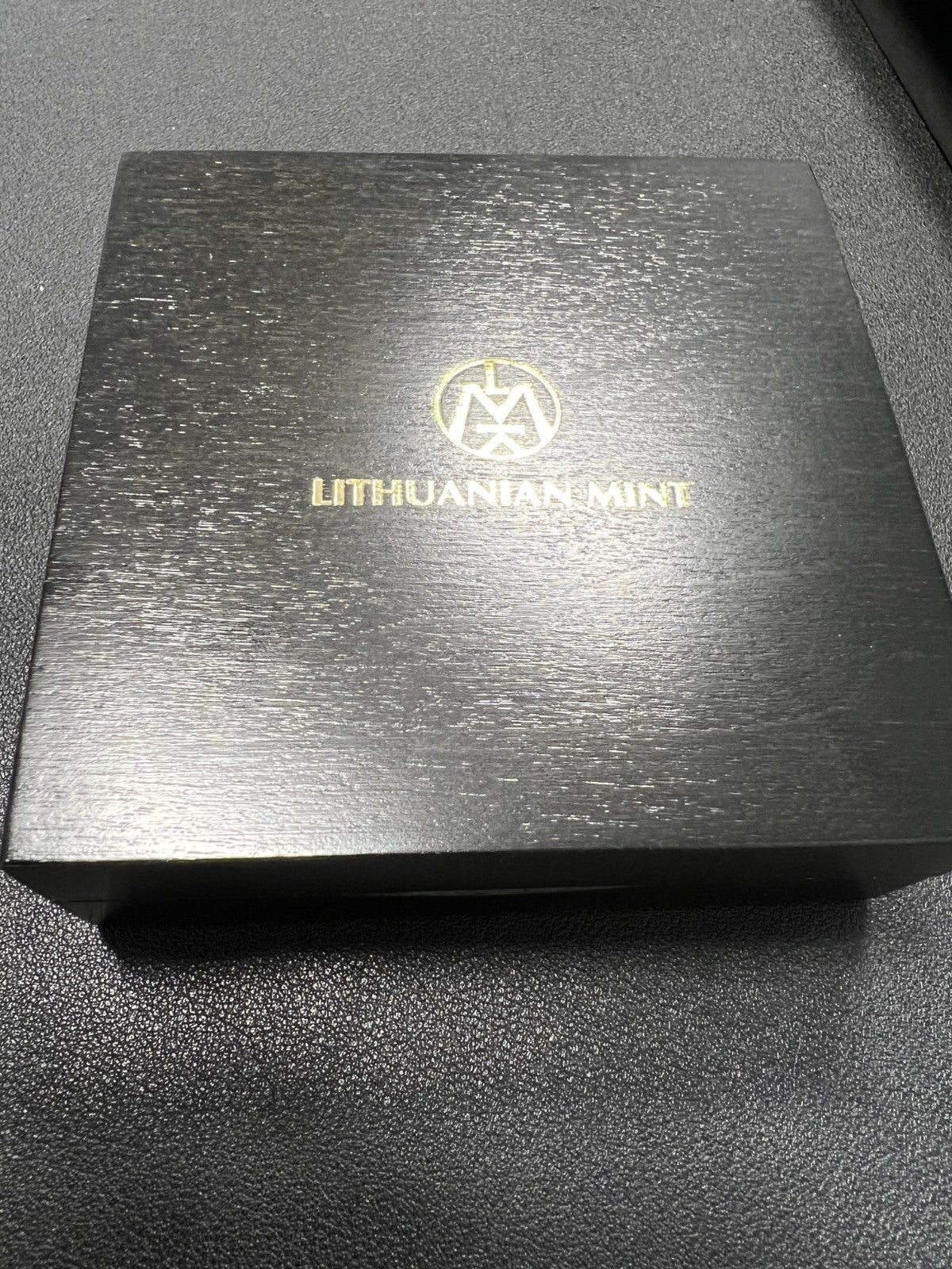 2022 Niue 2 oz Silver Mirror People Proof Black Proof High Relief
