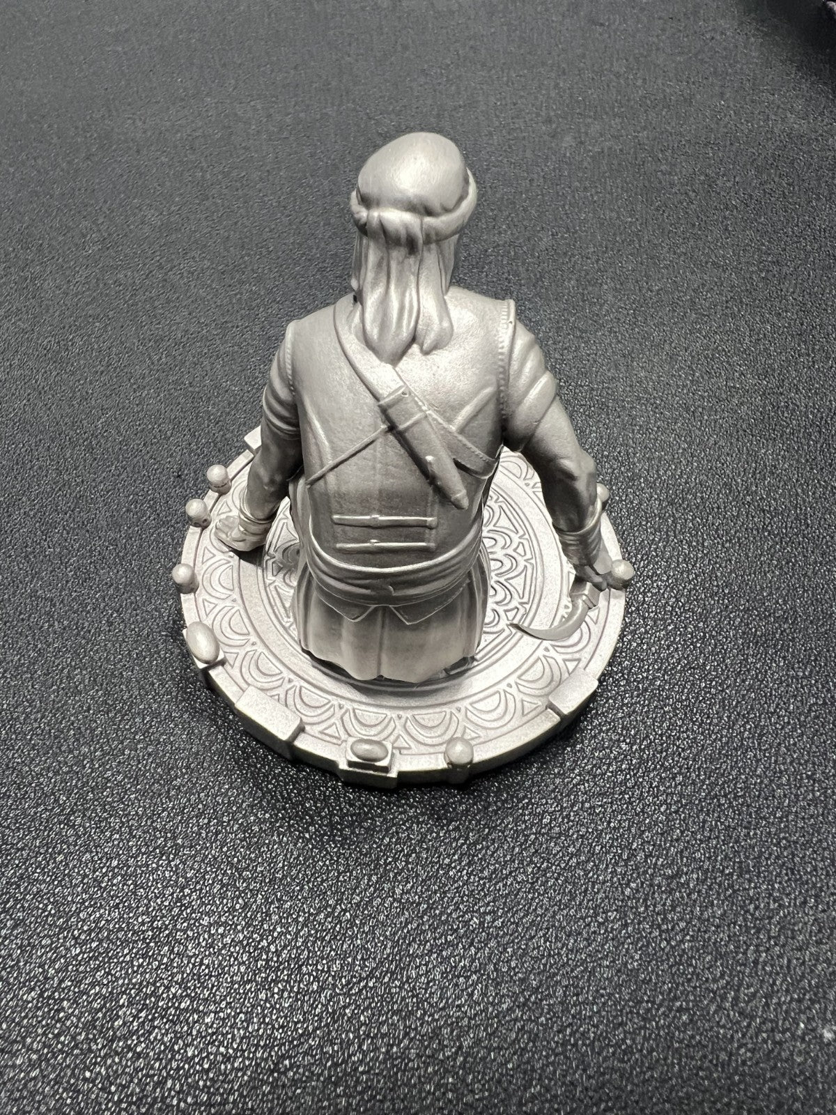 2022 Niue Assassins Nizaris 5oz Silver Antiqued Statue Coin