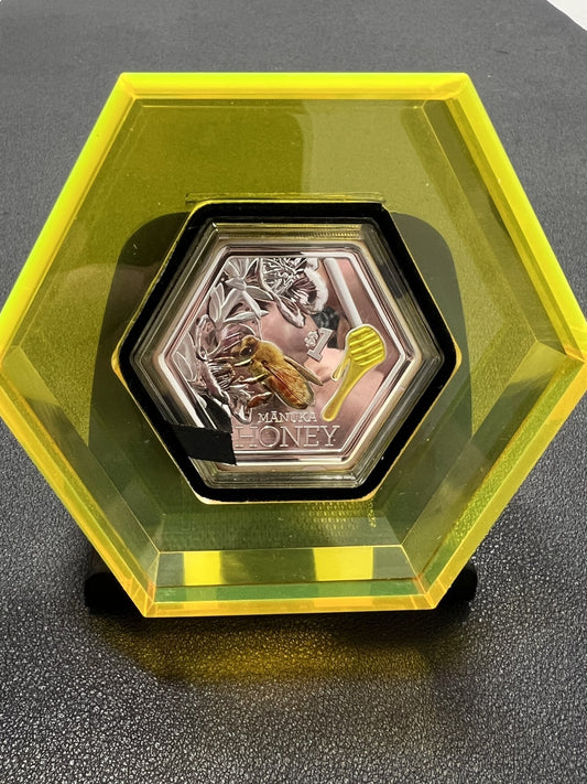2018 MANUKA HONEYBEE 1oz NEW ZEALAND SILVER PROOF COLOURED LIMITED EDITION COIN 